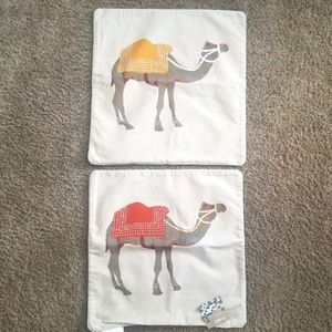 Thro By Marlo Lorenz NWT Camel Set of 2 Pillow Covers